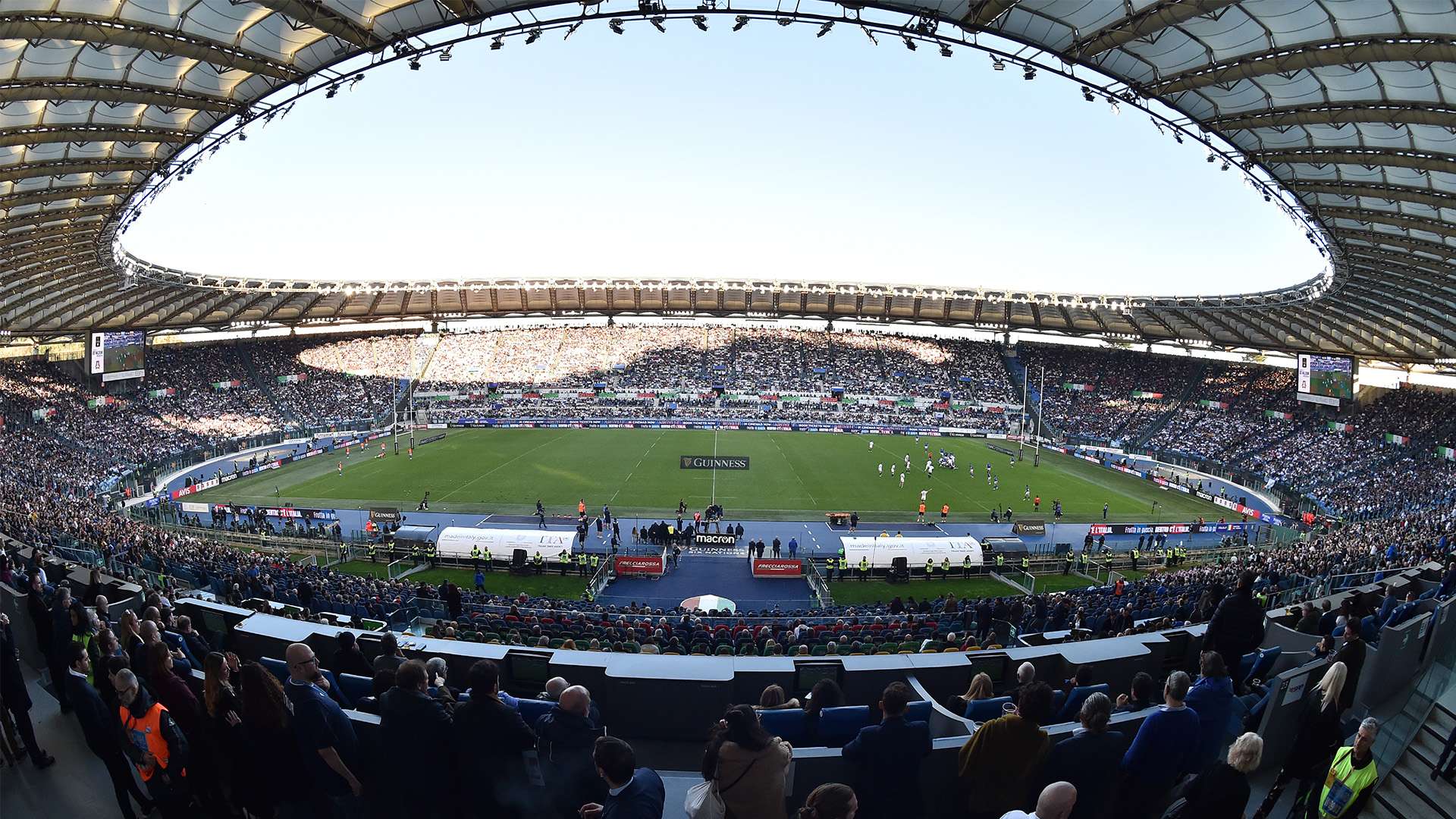 马内利雅得胜利首战表现：替补登场未能破门