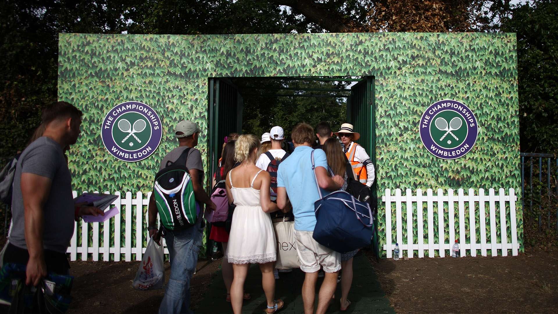 “传奇缔造者！克洛普以最少场次成就英超200胜，创队史纪录”