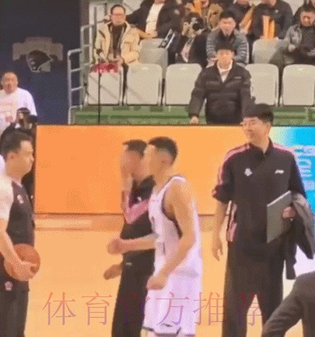 CBA官宣罚单:邱彪停赛2场罚6万 山东翻译不当举动罚2万 CBA官宣罚单:邱彪停赛2场罚6万 山东翻译不当举动罚2万