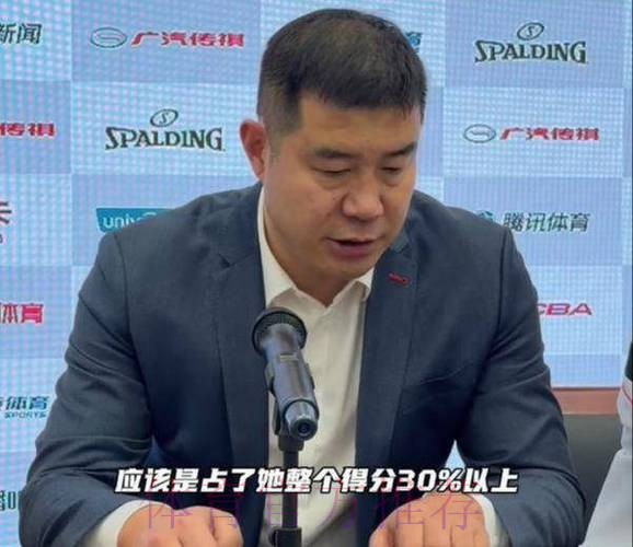 破案了！巨人张子宇为何战江苏被雪藏？球迷不满，侯冰说出原因